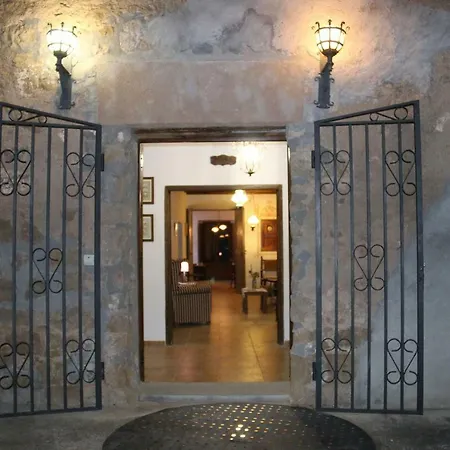 Sant Petrus De Madrona Pensión *